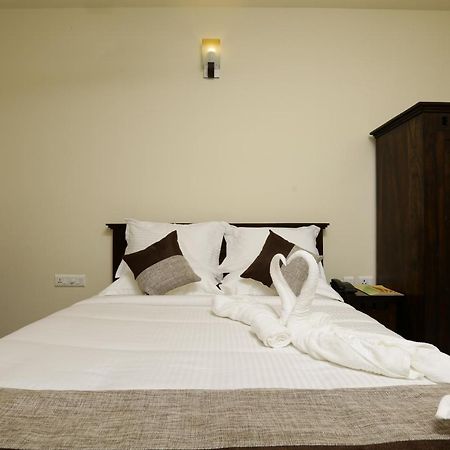 Le Noor Otel Kochi Dış mekan fotoğraf