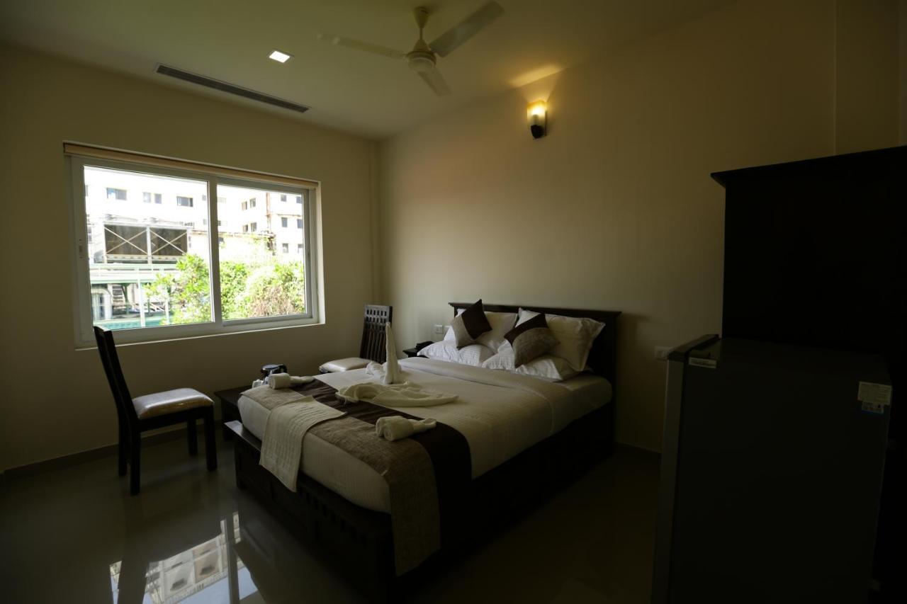 Le Noor Otel Kochi Dış mekan fotoğraf