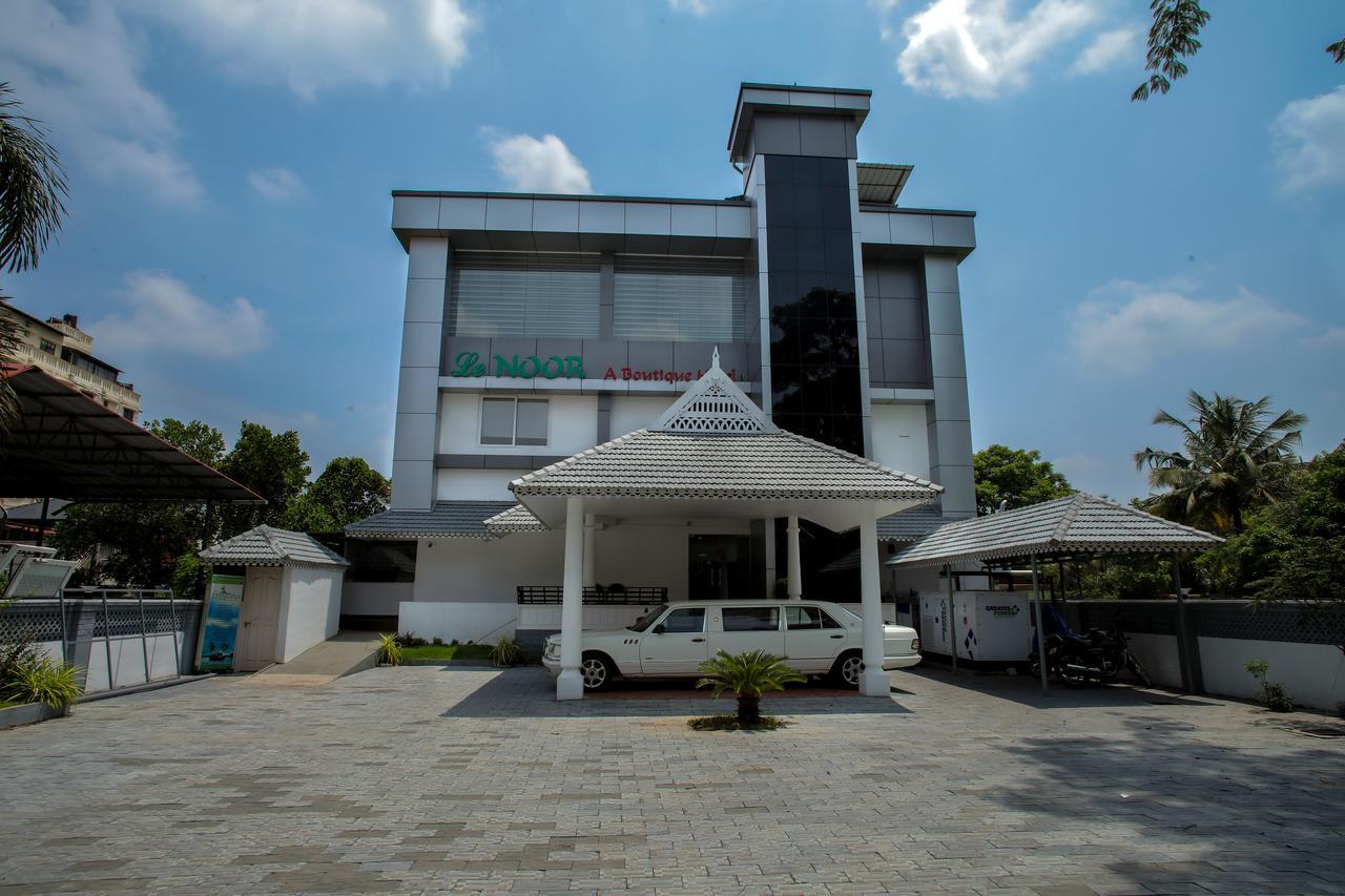 Le Noor Otel Kochi Dış mekan fotoğraf